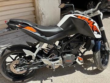 KTM  DUKE 200cc.