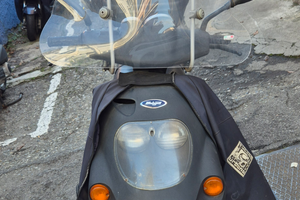 Malaguti f10 2004 50 con 24.000km 1 anno