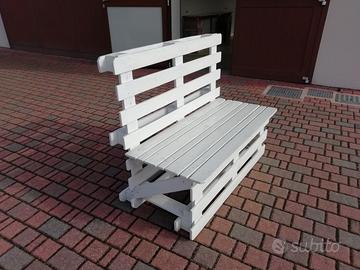 panche e tavolo  giardino 