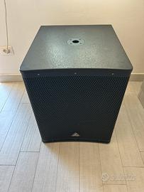 Behringer sub dr18