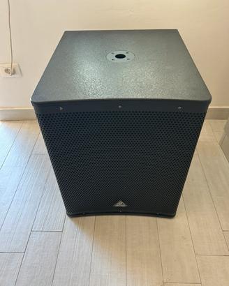 Behringer sub dr18