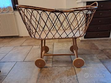 Culla in vimini con ruote