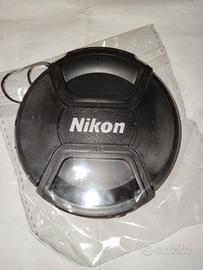 Copriobiettivo per obiettivi Nikon LC-82