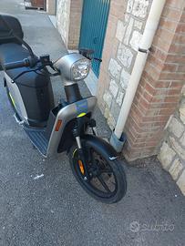 scooter elettrico askoll es3