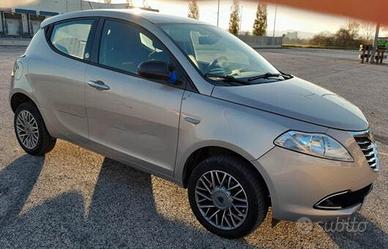 Lancia Ypsilon 0.9 TwinAir 85 CV 5 porte Metano Ec