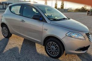 Lancia Ypsilon 0.9 TwinAir 85 CV 5 porte Metano Ec