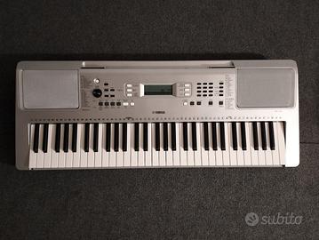 pianola YAMAHA YPT-370