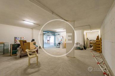 Box / Garage di 57 m² a Roma