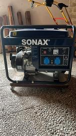 Generatore di corrente SONAX 2.4kW mai usato 230V