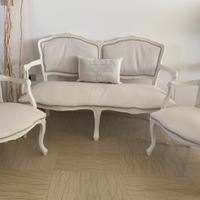 Divano con poltroncine in stile shabby