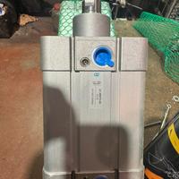 Cilindro pneumatico pistone ad aria az n11m2125005