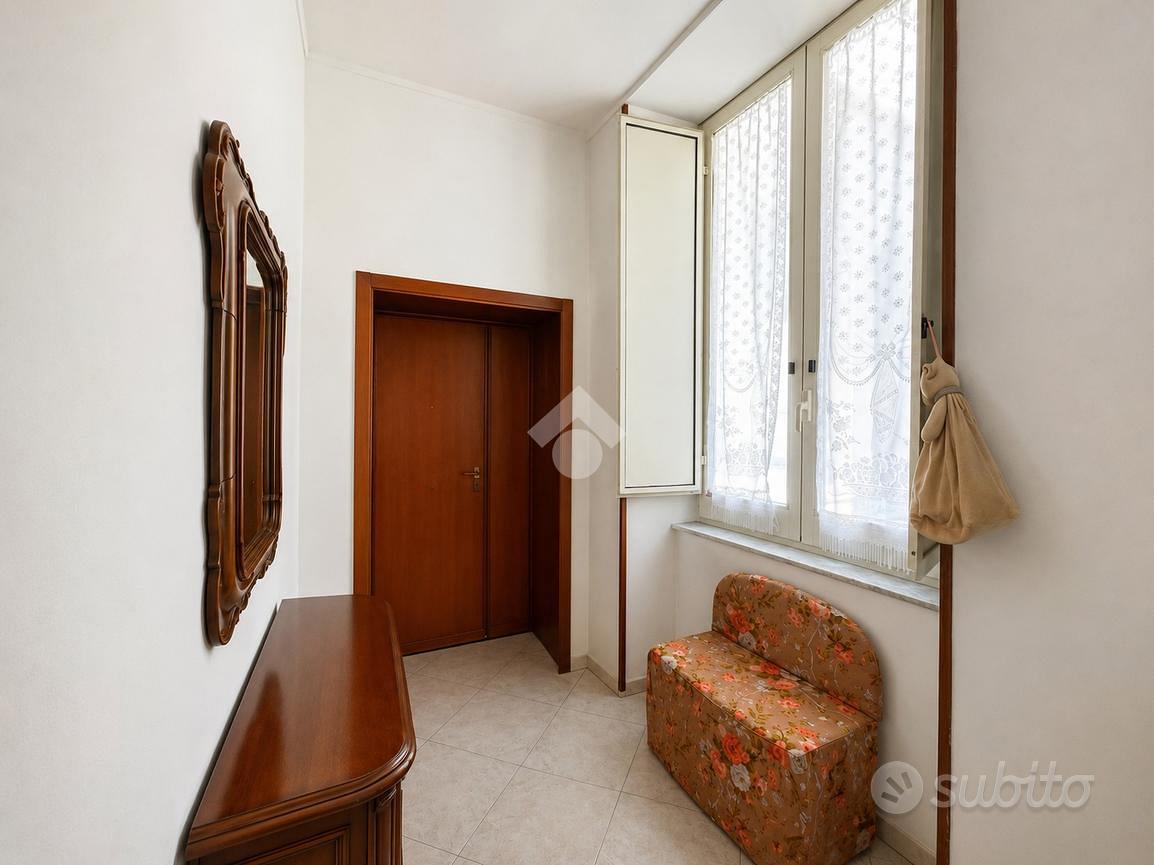 3 LOCALI A PORTICI - Vista 5
