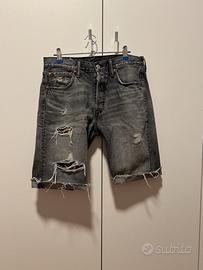 Jeans Corto Levi’s 501 effetto strappato