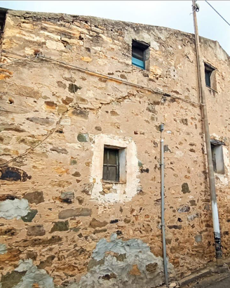 Rustico da ristrutturare completamente