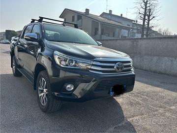 Toyota Hilux 2.4 D-4D 4WD Double Cab Executive