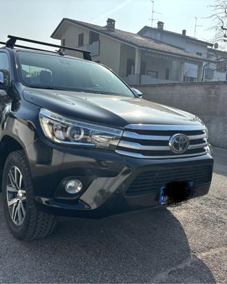 Toyota Hilux 2.4 D-4D 4WD Double Cab Executive