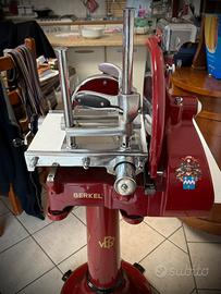 Affettatrice Berkel modello P - Con piedistallo