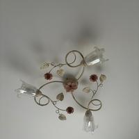 lampadario a fiori con tre luci 