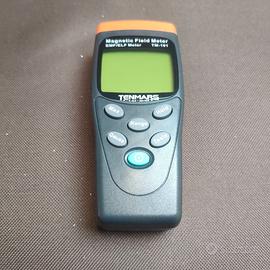 Tester per campi elettromagnetici
