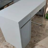 SCRIVANIA DI PURO LEGNO BIANCO COME NUOVA