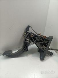 PEDALE FRIZIONE MERCEDES Classe A Serie (W176) A24