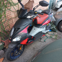 Aprilia SR 50 2006 a SIENA (SI)