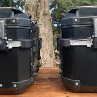 Coppia Valigie Laterali Givi Trekker Outback