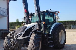 Valtra serie G135