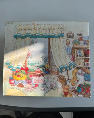 Decorative tea pot