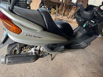 Yamaha majesty 250 anno 2001