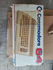 Commodore 64 + alimentatore + box