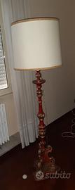 Lampada da terra di stile classico