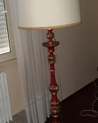 Lampada da terra di stile classico