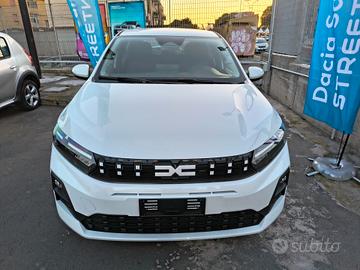NUOVA DACIA SANDERO DA IMMATRICOLARE 17.300 EURO
