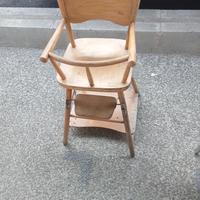seggiolone di legno