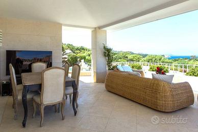 Villa di 400 m² con più di 5 locali a Arzachena