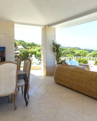 Villa di 400 m² con più di 5 locali a Arzachena