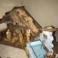 Presepe illuminato e fontana funzionante