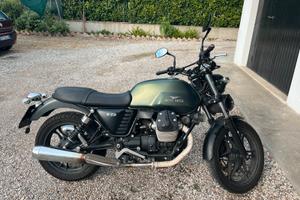 Moto guzzi v7