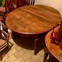 Tavolo antico allungabile in noce massello