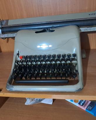macchina da scrivere Olivetti Lexikon 80