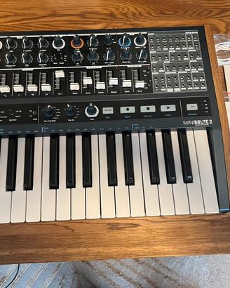 Arturia MiniBrute 2