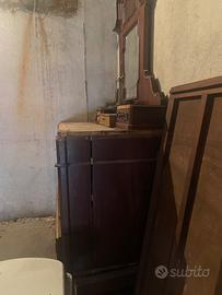 Cassettiera ripiano marmo liberty con specchiera