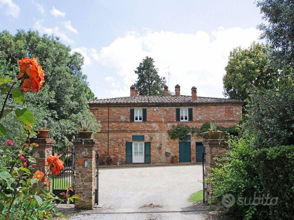 Rustico / Casale di 500 m² con più di 5 locali e b - Vista 2