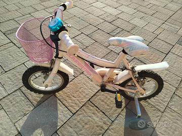 bicicletta da bimba con ruote di sostegno