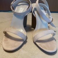 Sandali con tacco in suede cipria nude 39