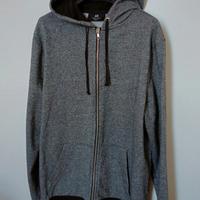 Felpa con cappuccio nera 