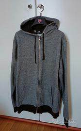 Felpa con cappuccio nera 