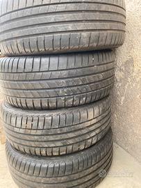 pneumatici 235/40/19