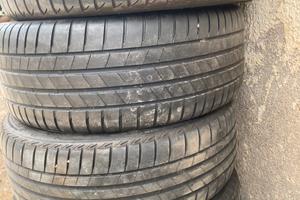 pneumatici 235/40/19